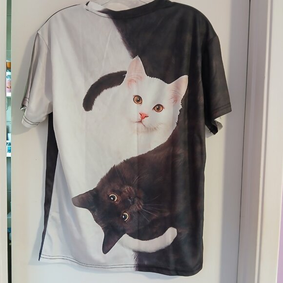 Yin Yang Black White Kitty Short Sleeve Tee SZ XL NWOT - Picture 6 of 6